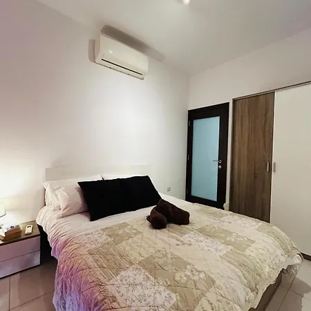 아파트 Tjs 3 *