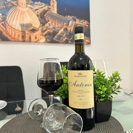 Tjs 3 Appartement Gzira